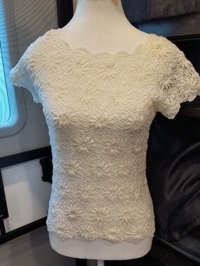Handcrafted Ivory Floral Crochet Short Sleeve Tagless Top